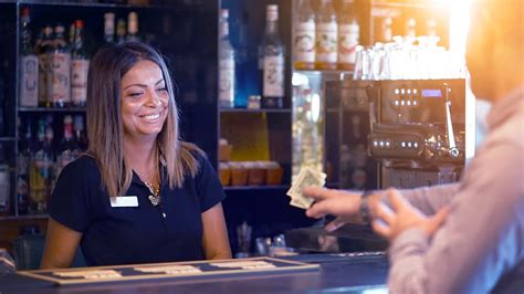 do you tip the cashier at a casino